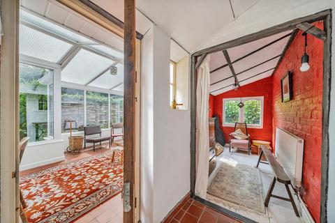 171 Vicarage Road, Sunbury-on-thames, TW16 7TT