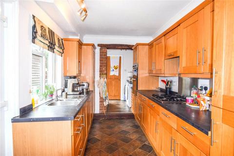 3 bedroom semi-detached house to rent, St. Georges Road, Surrey GU9