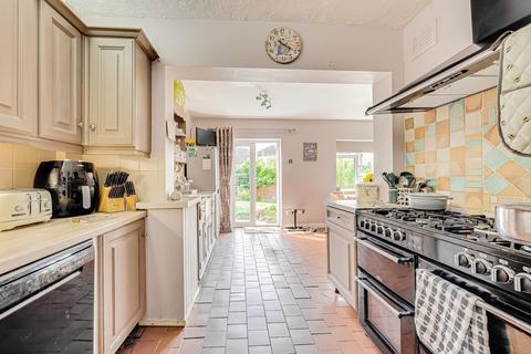 4 bedroom semi-detached house for sale, Chiltern Close, Rayleigh, SS6