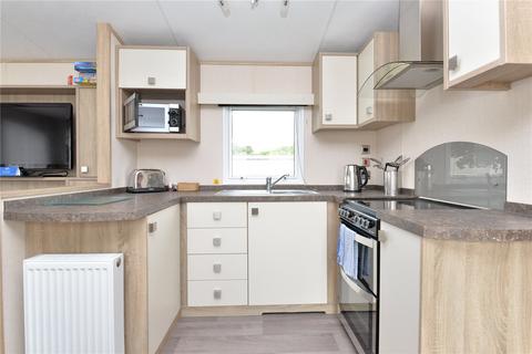 2 bedroom park home for sale, Sycamore, Bashley Park, Sway Road, New Milton, BH25