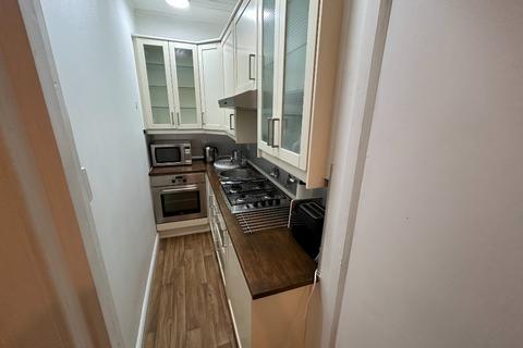 2 bedroom flat to rent, Viewforth Gardens, Viewforth, Edinburgh, EH10