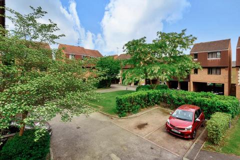 1 bedroom flat for sale, Slough,  Berkshire,  SL1