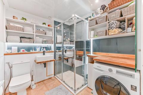 153 Addiscombe Court Road, Croydon, CR0 6TX