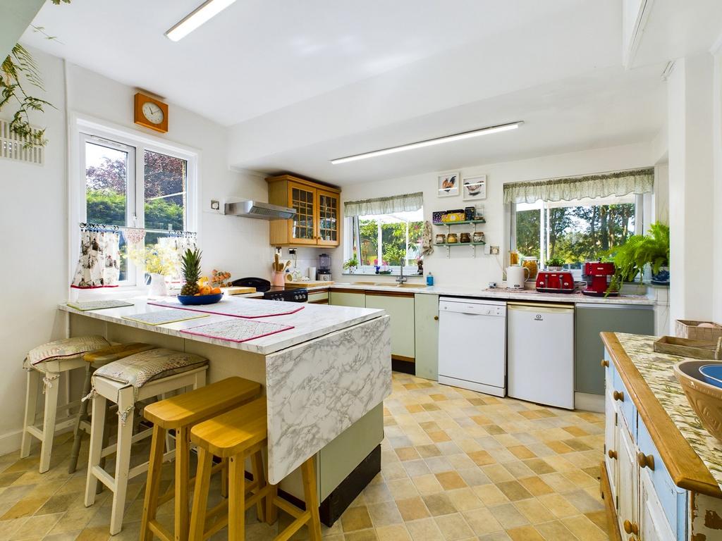 Sitting/Breakfast Room