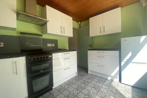 12 Camellia Mount, Bradford, BD7 2TQ