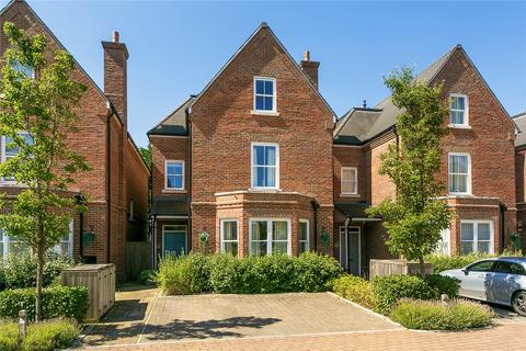 5 bedroom detached house for sale, Barrons Chase, Richmond, TW10