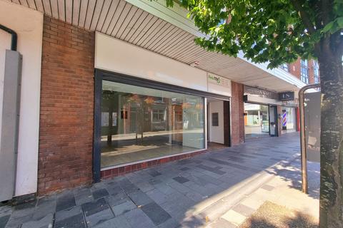 Shop to rent, Barrow Street, St. Helens, WA10