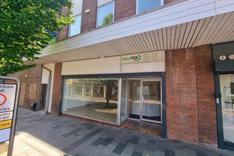 Shop to rent, Barrow Street, St. Helens, WA10