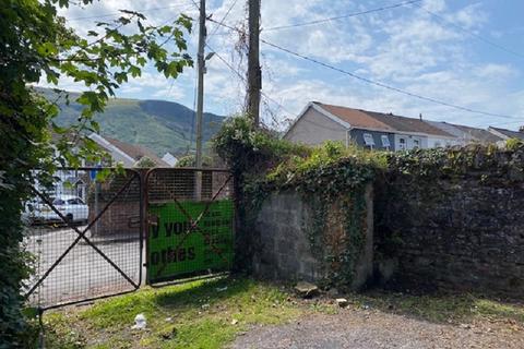 3 bedroom end of terrace house for sale, Gurnos Road, Ystalyfera.