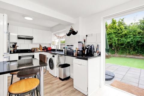 2 bedroom flat for sale, Burnham Way, Northfields, Ealing, W13