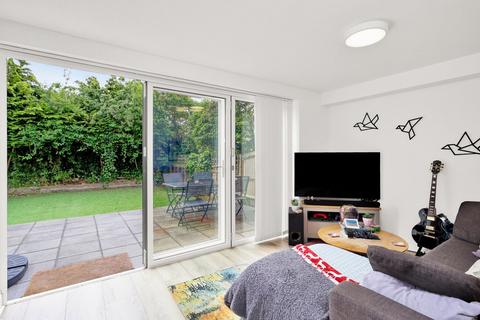 2 bedroom flat for sale, Burnham Way, Northfields, Ealing, W13