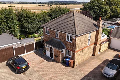 5 bedroom detached house for sale, Hemley Road, Orsett, RM16