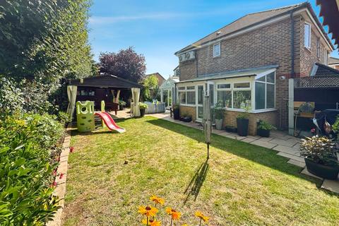 5 bedroom detached house for sale, Hemley Road, Orsett, RM16