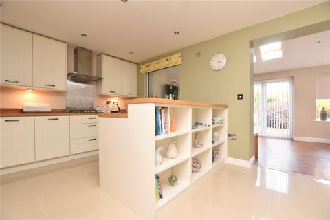 4 bedroom detached house for sale, Kensington Fold, Tingley, Wakefield, West Yorkshire