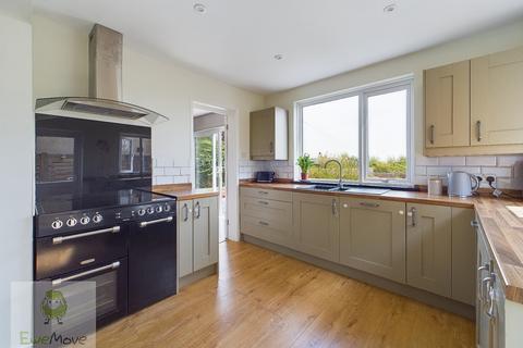 4 bedroom semi-detached house for sale, Windmill Cottages, Allhallows Road, Lower Stoke, Rochester ME3 9SP