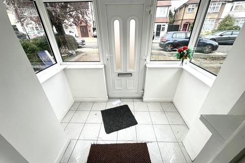 3 bedroom semi-detached house for sale, Dorset Waye,  Hounslow, TW5