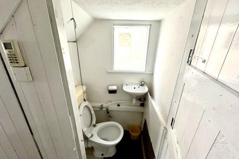 19 Dorset Waye, Hounslow, TW5 0NF