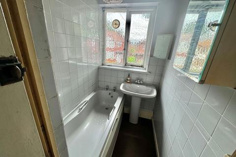 11 Handforth Grove, Manchester, M13 0UH