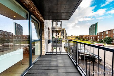 2 bedroom flat to rent, Harbourside Court, Gullivers Walk, SE8