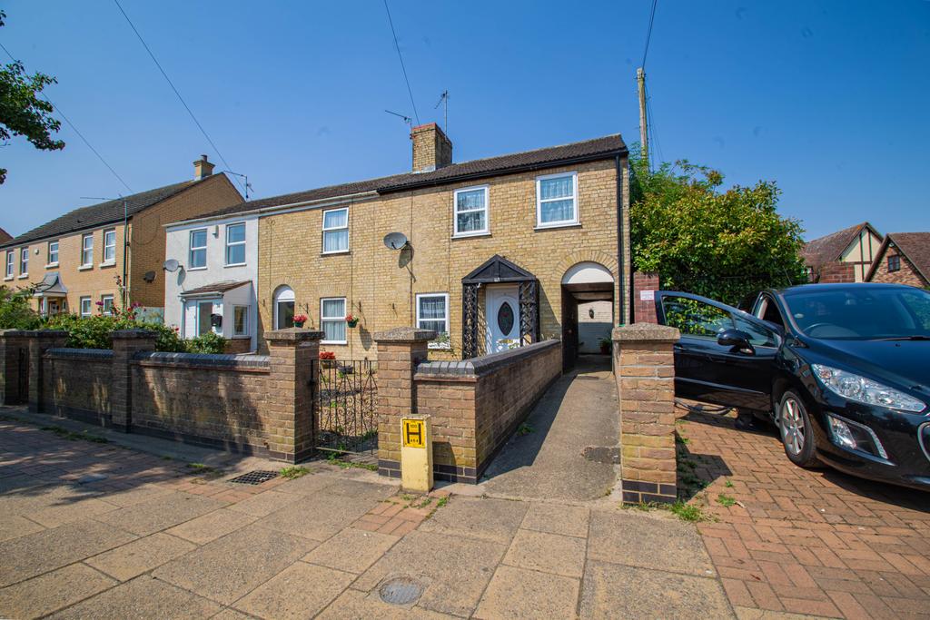 2 bed end of terraced