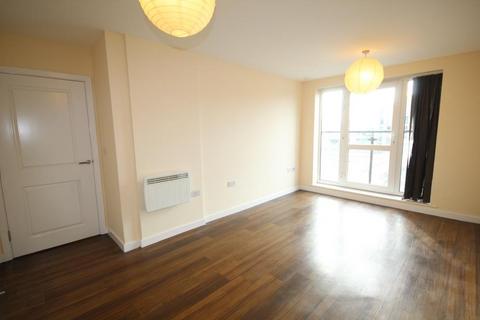 2 bedroom flat to rent, The Junction, Slough