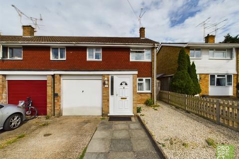 4 bedroom semi-detached house for sale, Reynards Close, Winnersh, Wokingham, Berkshire, RG41