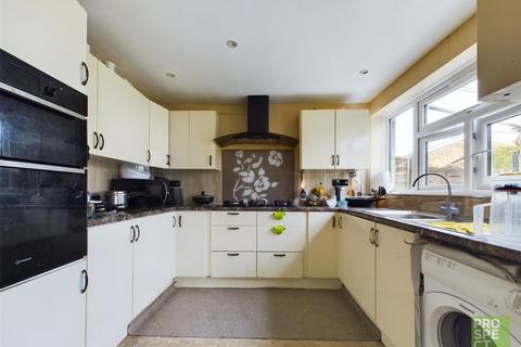 4 bedroom semi-detached house for sale, Reynards Close, Winnersh, Wokingham, Berkshire, RG41