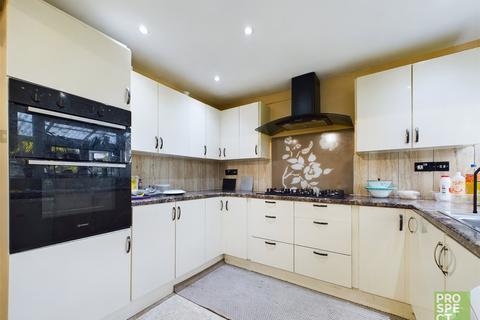 4 bedroom semi-detached house for sale, Reynards Close, Winnersh, Wokingham, Berkshire, RG41