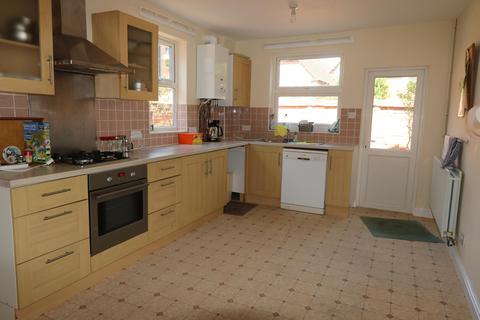 4 bedroom terraced house for sale, Gibbons Road, Bedford, MK40