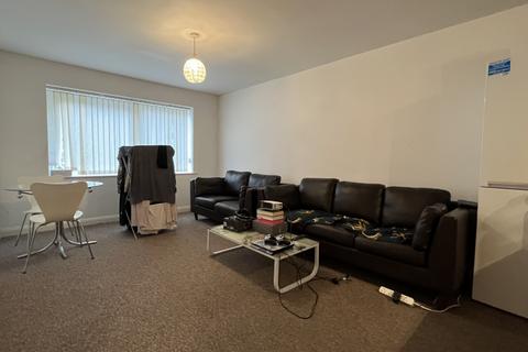 2 bedroom flat to rent, Denmark Road, Manchester M15