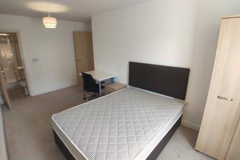 2 bedroom flat to rent, Denmark Road, Manchester M15