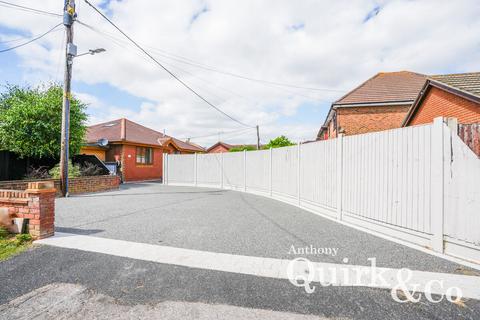 4 bedroom detached bungalow for sale, Zider Pass, Canvey Island, SS8