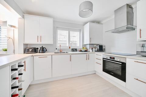 Flat 5, Balmoral Court, 35 The Avenue, Beckenham, BR3 5GB