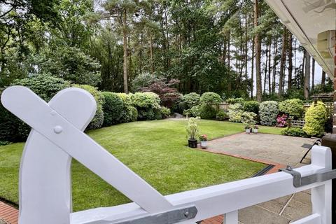 4 Emerald Close, Ashley Heath, Ringwood, BH24 2EW