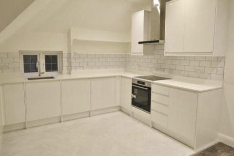 3 bedroom apartment to rent, The Avenue, Bushey