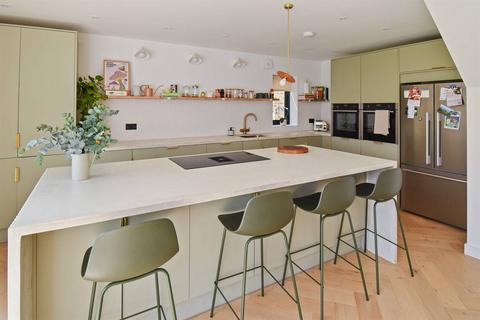 46 Manor Road, Whitstable, CT5 2JS