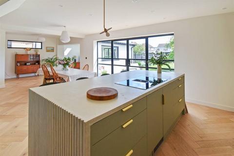 46 Manor Road, Whitstable, CT5 2JS