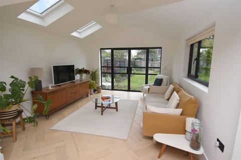 46 Manor Road, Whitstable, CT5 2JS