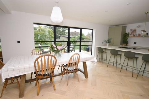 46 Manor Road, Whitstable, CT5 2JS