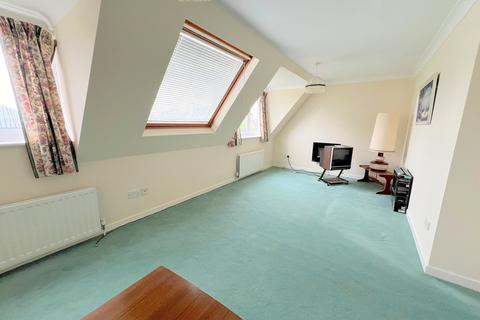 2 bedroom flat for sale, Rothbury Park, New Milton, Hampshire. BH25 6TR