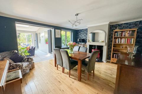 27 Highams Road, Hockley, SS5 4DG