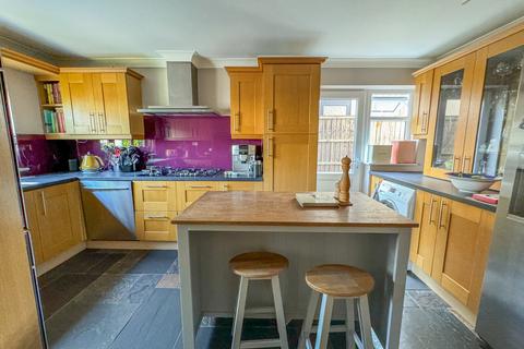 27 Highams Road, Hockley, SS5 4DG