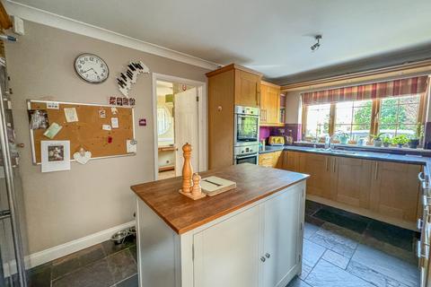 27 Highams Road, Hockley, SS5 4DG