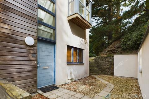 4 bedroom end of terrace house to rent, Truro