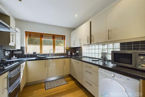 4 bedroom end of terrace house to rent, Truro