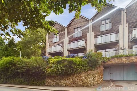 4 bedroom end of terrace house to rent, Truro