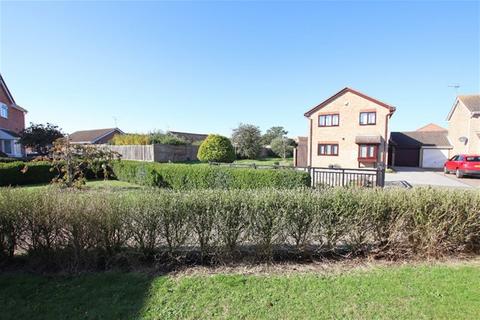 3 bedroom detached house for sale, Bisley Close, Clacton on Sea