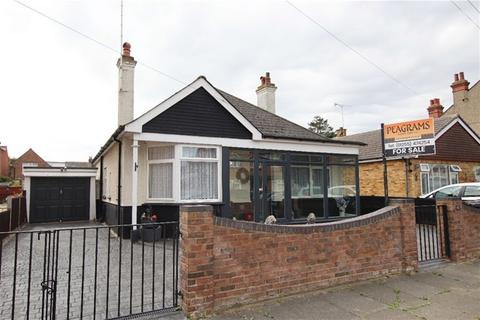 2 bedroom detached bungalow for sale, Cotswold Road, Clacton on Sea