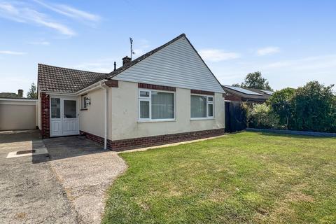 3 bedroom detached bungalow for sale, Field Close, Westbury