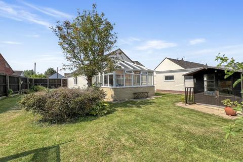 3 bedroom detached bungalow for sale, Field Close, Westbury